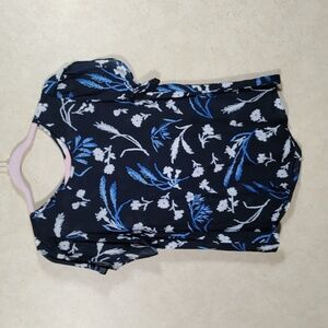 01550 Joie indigo w/light blue & white floral S/S blouse M